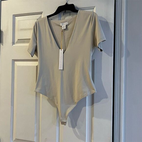 House of Harlow Women's Beige V-Neck Blouse XL Casual All-Day Contour Design - Picture 2 of 9